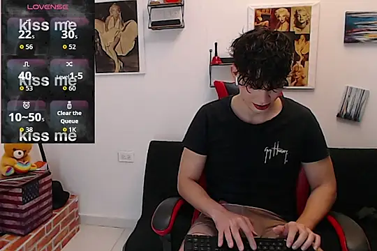 Snapshot of Angelo-cianuro- chatting on 12, 10, 2025 Angelo-cianuro- online show from 12, 10, 2025