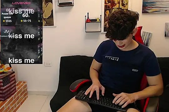 Snapshot of Angelo-cianuro- chatting on 15, 10, 2025 Angelo-cianuro- online show from 15, 10, 2025