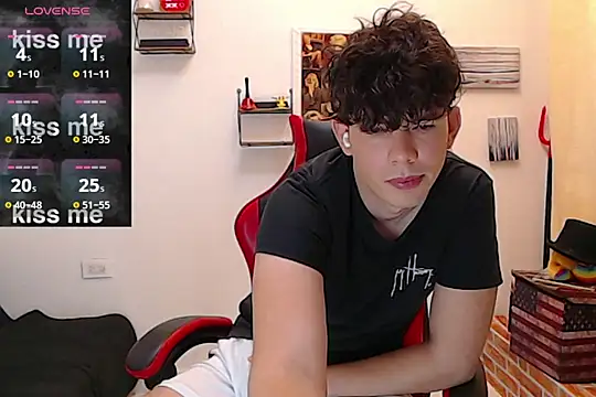 Snapshot of Angelo-cianuro- chatting on 2, 12, 2025 Angelo-cianuro- online show from 2, 12, 2025