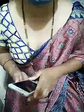Snapshot of aliseanu chatting on 6, 2, 2025 aliseanu online show from 6, 2, 2025