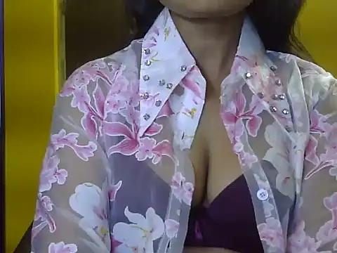 Snapshot of Hot_indiangirl chatting on 13, 10, 2025 Hot indiangirl online show from 13, 10, 2025