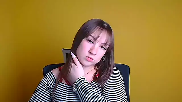 Snapshot of Evelina_GG chatting on 4, 1, 2025 Evelina GG online show from 4, 1, 2025