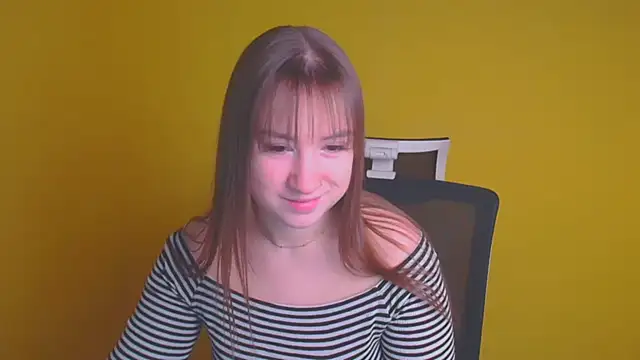 Snapshot of Evelina_GG chatting on 5, 2, 2025 Evelina GG online show from 5, 2, 2025