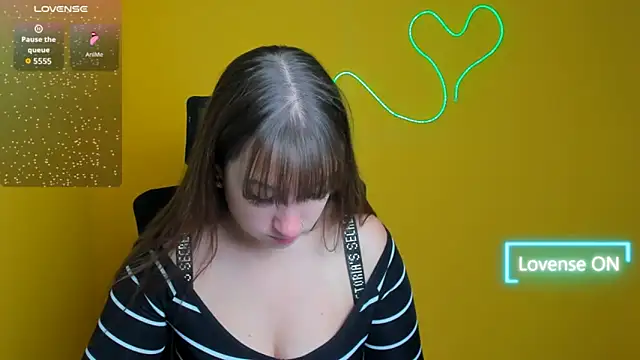 Snapshot of Evelina_GG chatting on 18, 10, 2025 Evelina GG online show from 18, 10, 2025