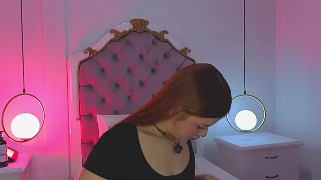 Snapshot of _ambar_Adamss chatting on 20, 11, 2025 ambar Adamss online show from 20, 11, 2025