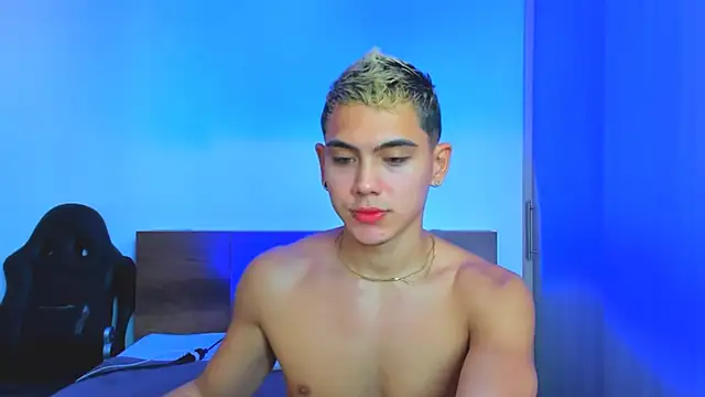 Snapshot of Stevenn_77 chatting on 5, 12, 2024 Stevenn 77 online show from 5, 12, 2024