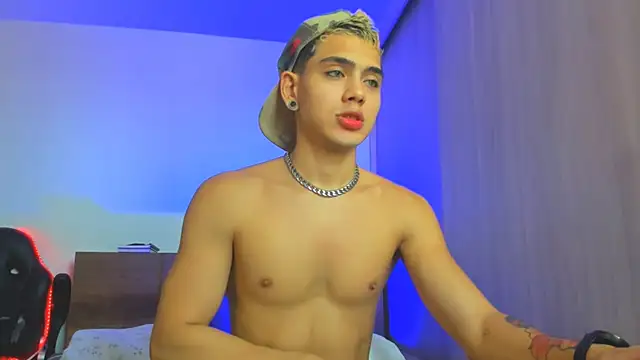 Snapshot of Stevenn_77 chatting on 7, 12, 2024 Stevenn 77 online show from 7, 12, 2024