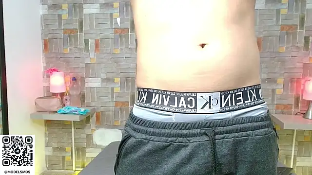 Snapshot of aaron_antonella_mds chatting on 15, 11, 2025 aaron antonella mds online show from 15, 11, 2025