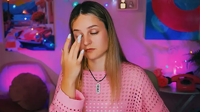 Snapshot of DeboraLarson chatting on 16, 12, 2024 DeboraLarson online show from 16, 12, 2024