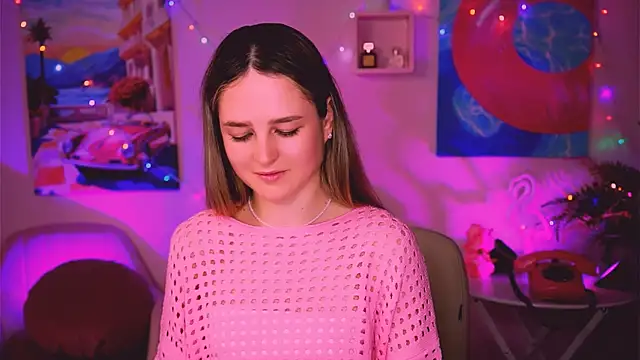 Snapshot of DeboraLarson chatting on 4, 1, 2025 DeboraLarson online show from 4, 1, 2025