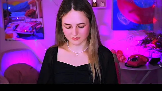 Snapshot of DeboraLarson chatting on 12, 1, 2025 DeboraLarson online show from 12, 1, 2025