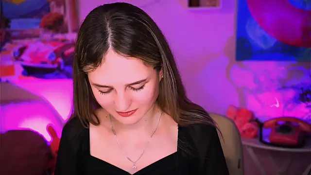 Snapshot of DeboraLarson chatting on 1, 2, 2025 DeboraLarson online show from 1, 2, 2025