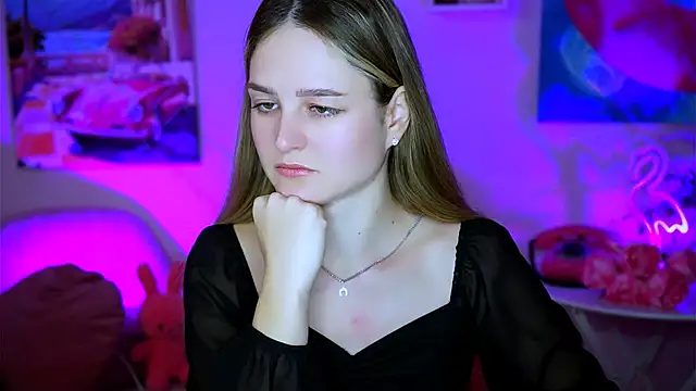 Snapshot of DeboraLarson chatting on 11, 2, 2025 DeboraLarson online show from 11, 2, 2025