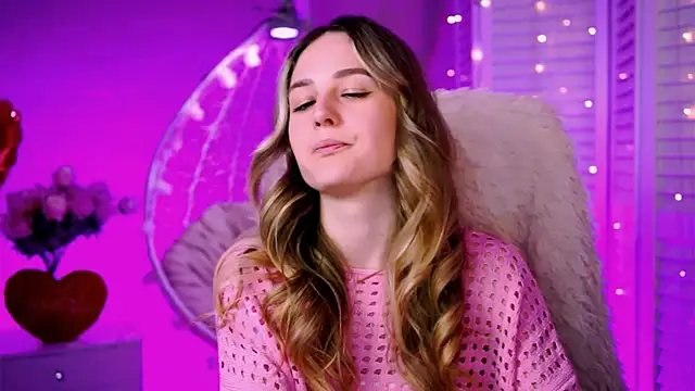 Snapshot of DeboraLarson chatting on 25, 2, 2025 DeboraLarson online show from 25, 2, 2025