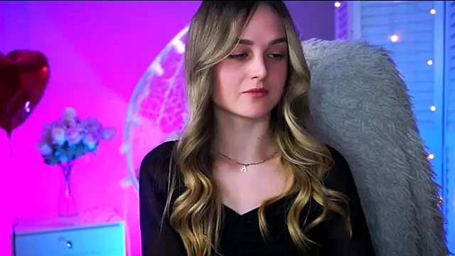 Snapshot of DeboraLarson chatting on 1, 3, 2025 DeboraLarson online show from 1, 3, 2025