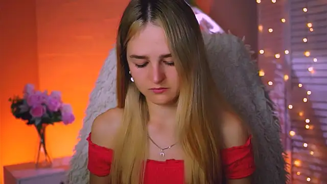 Snapshot of DeboraLarson chatting on 26, 9, 2025 DeboraLarson online show from 26, 9, 2025