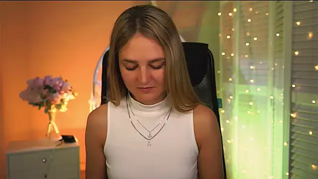 DeboraLarson online show from 6, 4, 2026