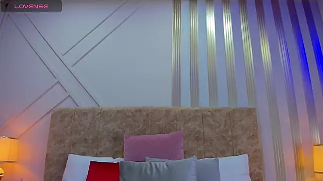 ashley  foxx  online show from 20, 3, 2025