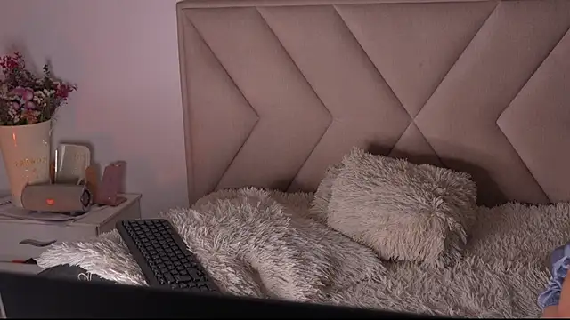 Snapshot of Bonnieshyy chatting on 24, 5, 2026 Bonnieshyy online show from 24, 5, 2026