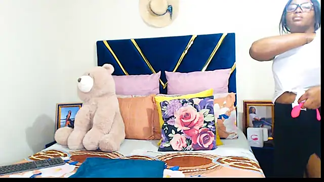 Snapshot of veronica1xxx chatting on 12, 9, 2025 veronica1xxx online show from 12, 9, 2025