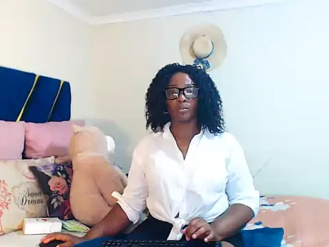 Snapshot of veronica1xxx chatting on 18, 12, 2025 veronica1xxx online show from 18, 12, 2025