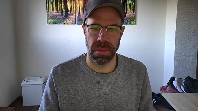 Snapshot of Harry_Boldt chatting on 6, 11, 2025 Harry Boldt online show from 6, 11, 2025