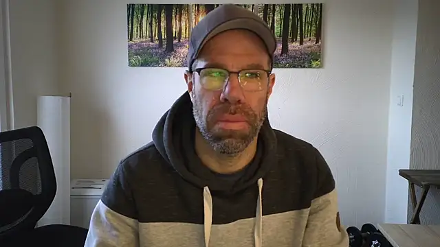 Snapshot of Harry_Boldt chatting on 19, 11, 2025 Harry Boldt online show from 19, 11, 2025