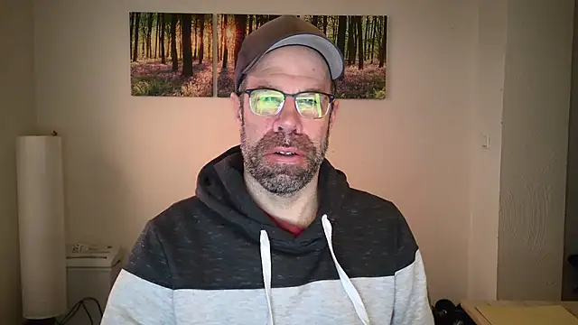 Snapshot of Harry_Boldt chatting on 2, 12, 2025 Harry Boldt online show from 2, 12, 2025