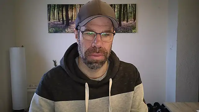 Snapshot of Harry_Boldt chatting on 5, 12, 2025 Harry Boldt online show from 5, 12, 2025