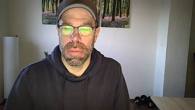 Snapshot of Harry_Boldt chatting on 15, 12, 2025 Harry Boldt online show from 15, 12, 2025