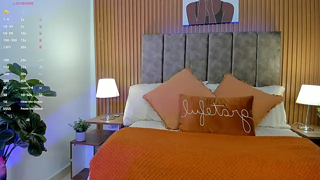 StacyWoods online show from 25, 10, 2025