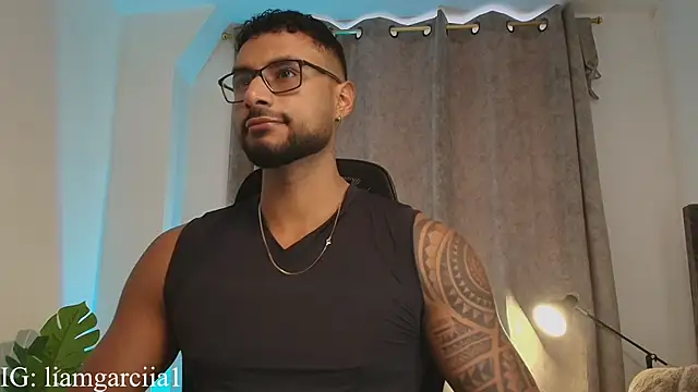 LiamGarcia1 online show from 14, 3, 2025