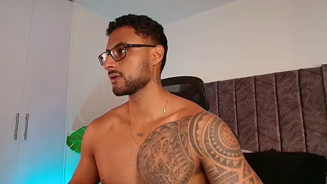 LiamGarcia1 online show from 2, 10, 2025