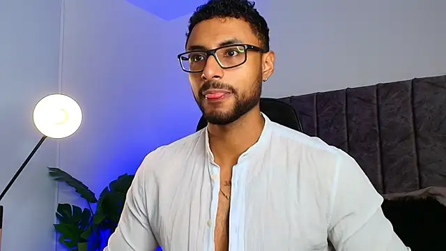 LiamGarcia1 online show from 16, 10, 2025