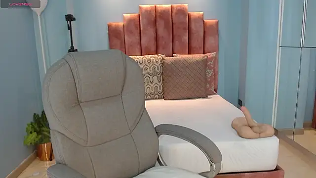 sussy leon online show from 19, 3, 2026