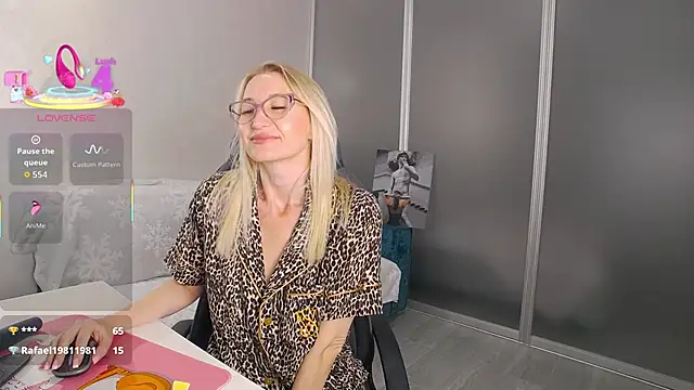 Snapshot of Sofia_Soul chatting on 8, 9, 2025 Sofia Soul online show from 8, 9, 2025