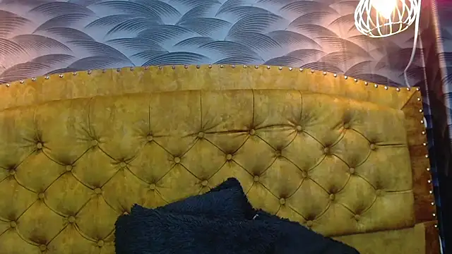 Snapshot of NahomiFireSex chatting on 21, 10, 2025 NahomiFireSex online show from 21, 10, 2025