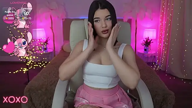 Snapshot of YourLolaBunny chatting on 6, 1, 2025 YourLolaBunny online show from 6, 1, 2025