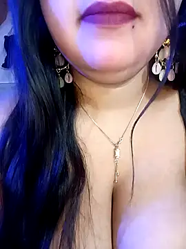 Suhanakhan00 online show from 5, 12, 2024