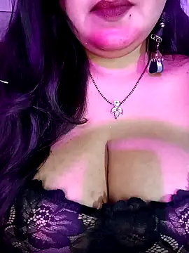 Suhanakhan00 online show from 3, 12, 2025