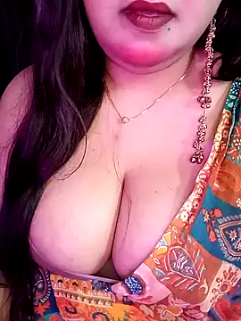 Suhanakhan00 online show from 12, 3, 2026
