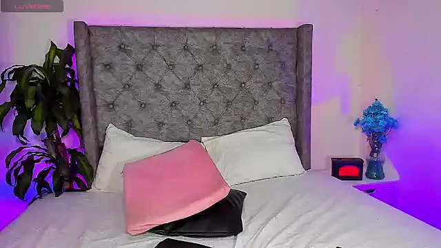 Snapshot of astridjonness chatting on 20, 2, 2025 astridjonness online show from 20, 2, 2025