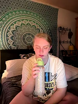 Snapshot of Vixen_Mistress_Ali chatting on 19, 12, 2025 Vixen Mistress Ali online show from 19, 12, 2025