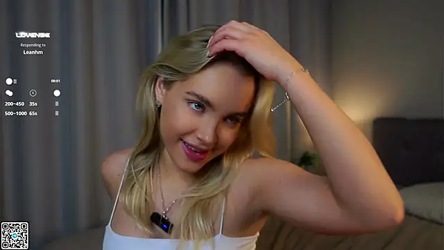 Snapshot of AftonConnett chatting on 1, 2, 2025 AftonConnett online show from 1, 2, 2025