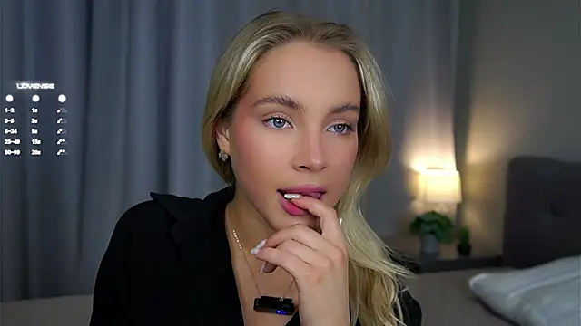 Snapshot of AftonConnett chatting on 6, 3, 2025 AftonConnett online show from 6, 3, 2025