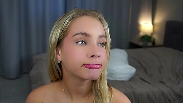 Snapshot of AftonConnett chatting on 7, 3, 2025 AftonConnett online show from 7, 3, 2025