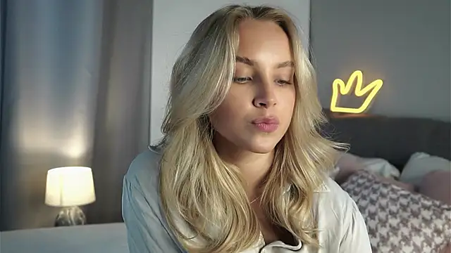 Snapshot of AftonConnett chatting on 1, 10, 2025 AftonConnett online show from 1, 10, 2025