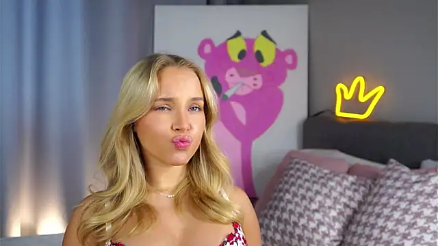 Snapshot of AftonConnett chatting on 8, 10, 2025 AftonConnett online show from 8, 10, 2025