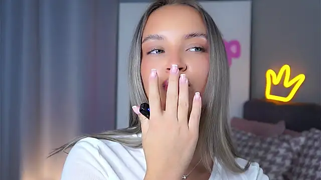 Snapshot of AftonConnett chatting on 12, 10, 2025 AftonConnett online show from 12, 10, 2025