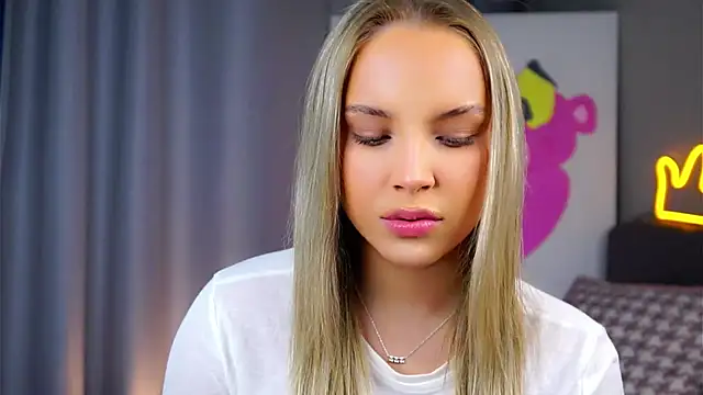 Snapshot of AftonConnett chatting on 4, 11, 2025 AftonConnett online show from 4, 11, 2025